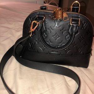 Brand new, never used Neo Alma BB Louis Vuitton, open for discussion about price